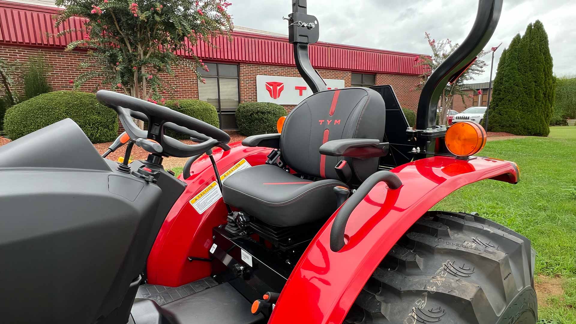 2. Comfortable suspension seat