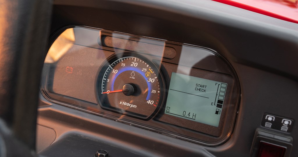 4. Digital Instrument Panel