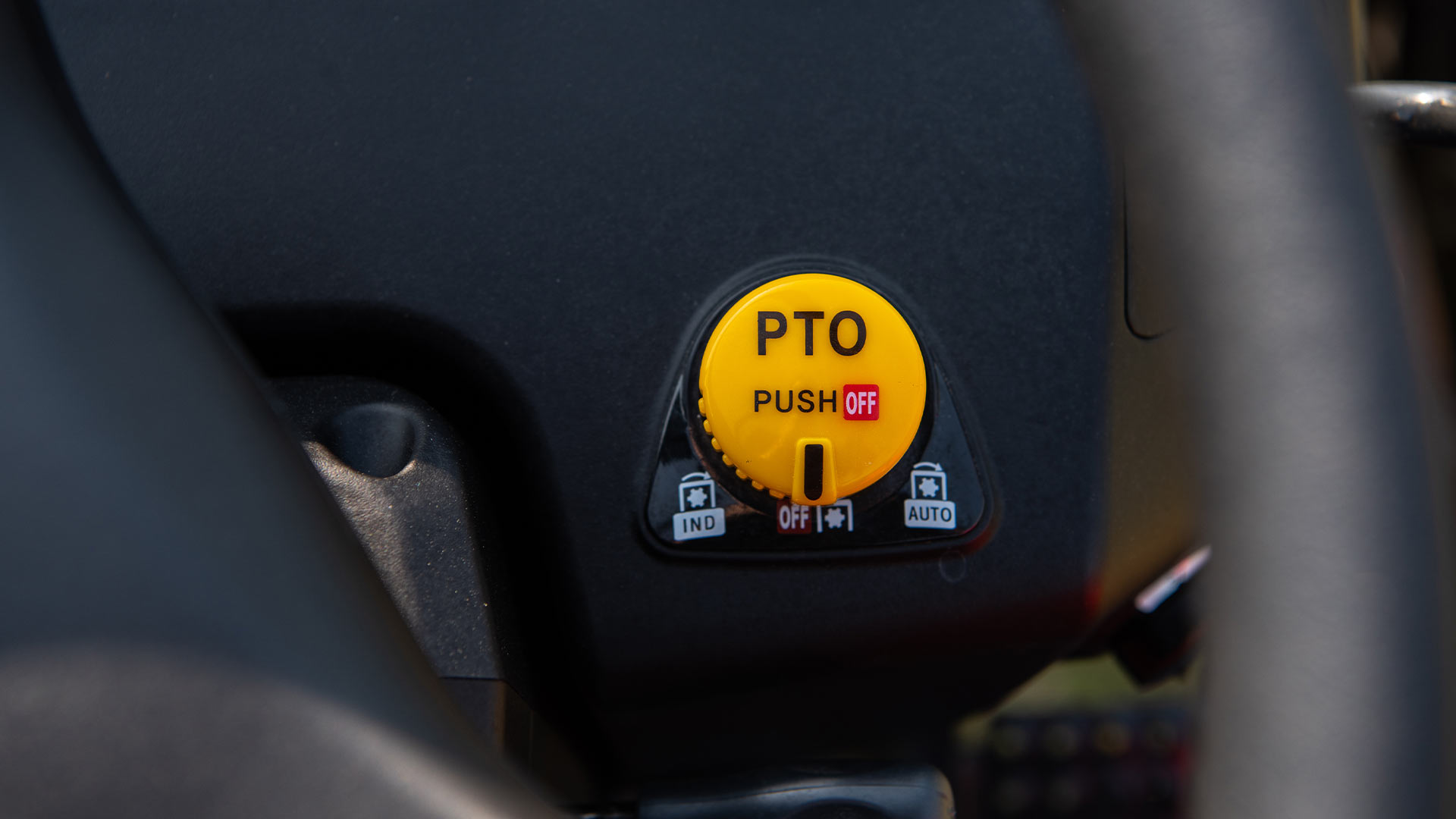 TYM T3025 Usps5 Img Optimized