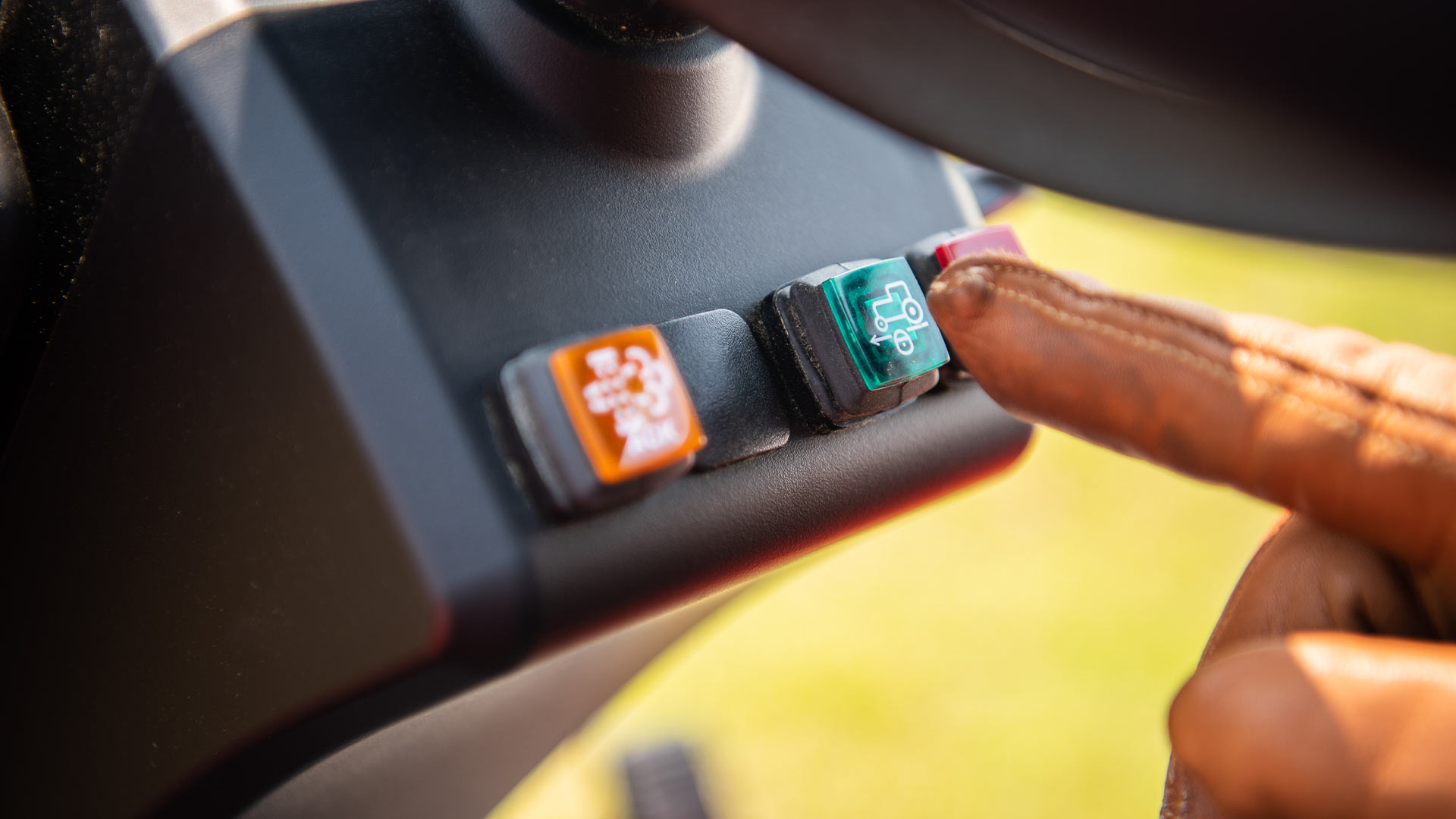 TYM T3025 Usps2 Img Optimized